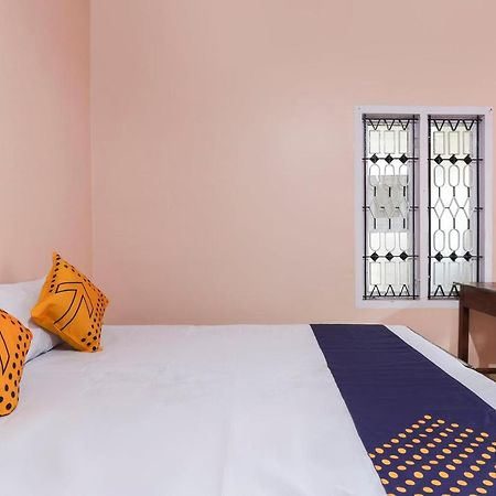 Spot On 68111 Jeena Motels Kollam Kültér fotó