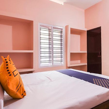 Spot On 68111 Jeena Motels Kollam Kültér fotó