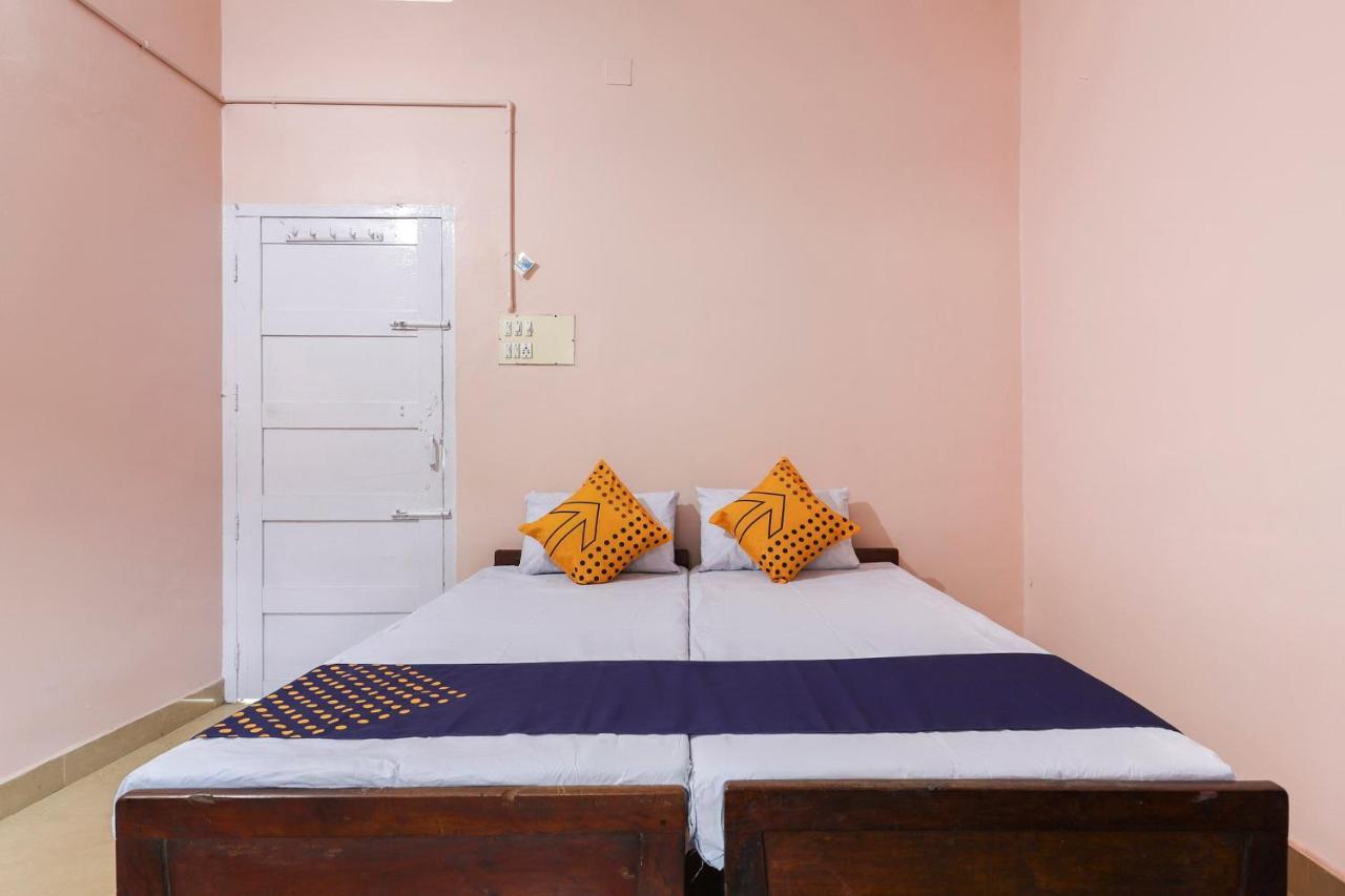 Spot On 68111 Jeena Motels Kollam Kültér fotó