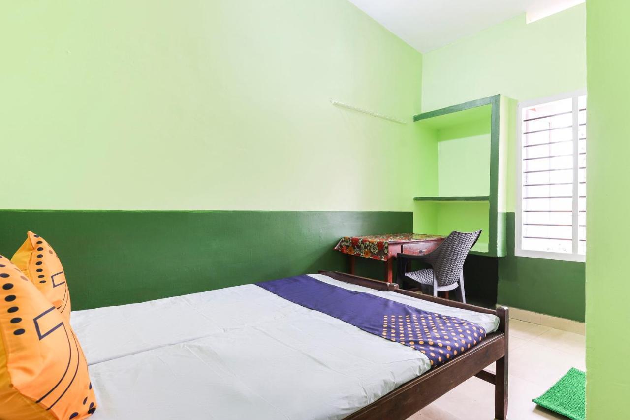 Spot On 68111 Jeena Motels Kollam Kültér fotó
