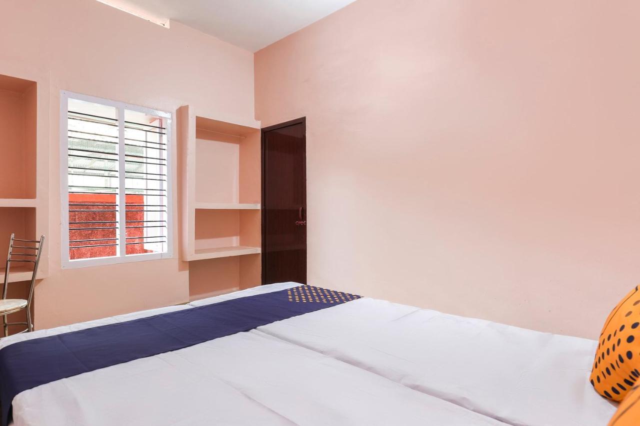 Spot On 68111 Jeena Motels Kollam Kültér fotó
