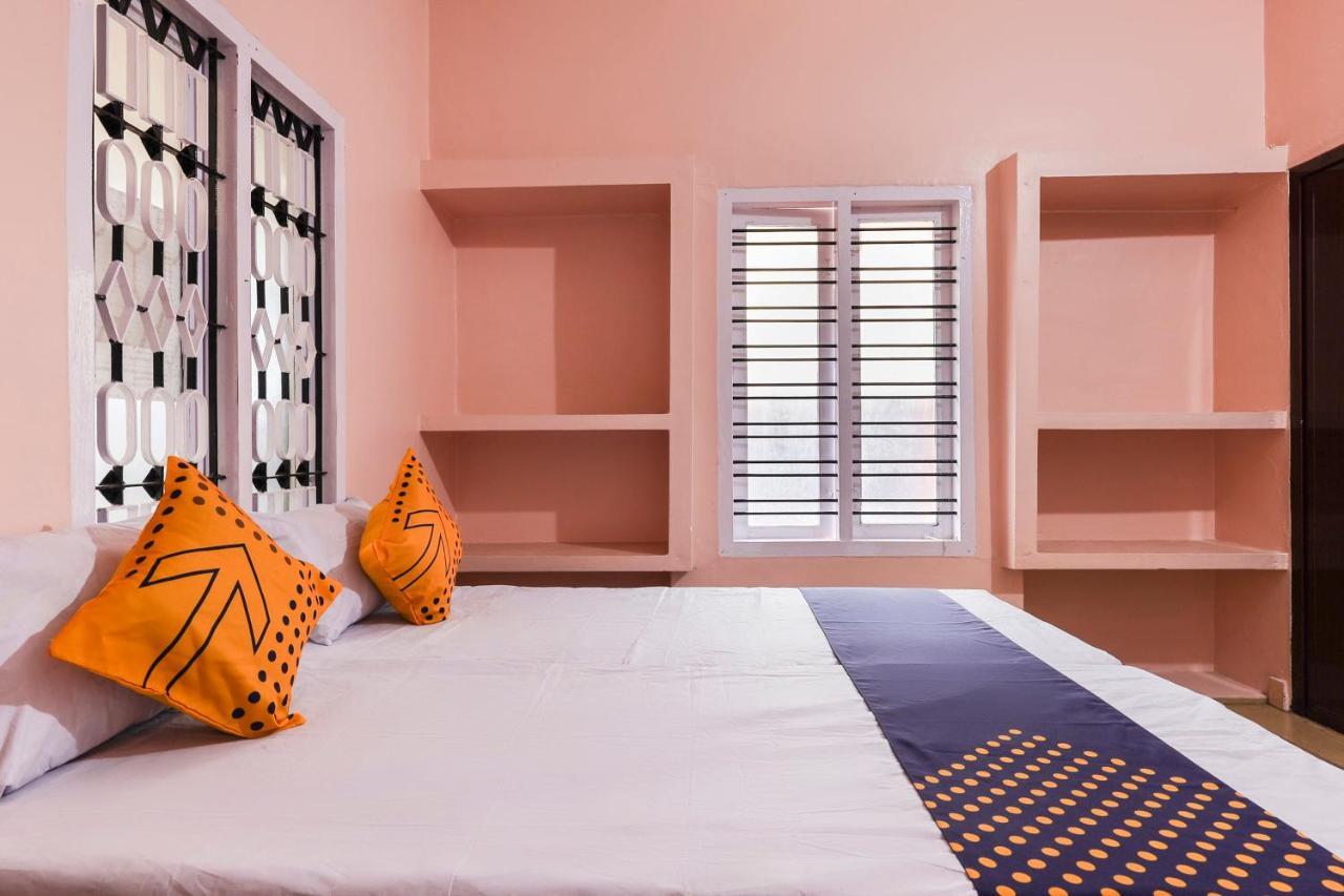 Spot On 68111 Jeena Motels Kollam Kültér fotó