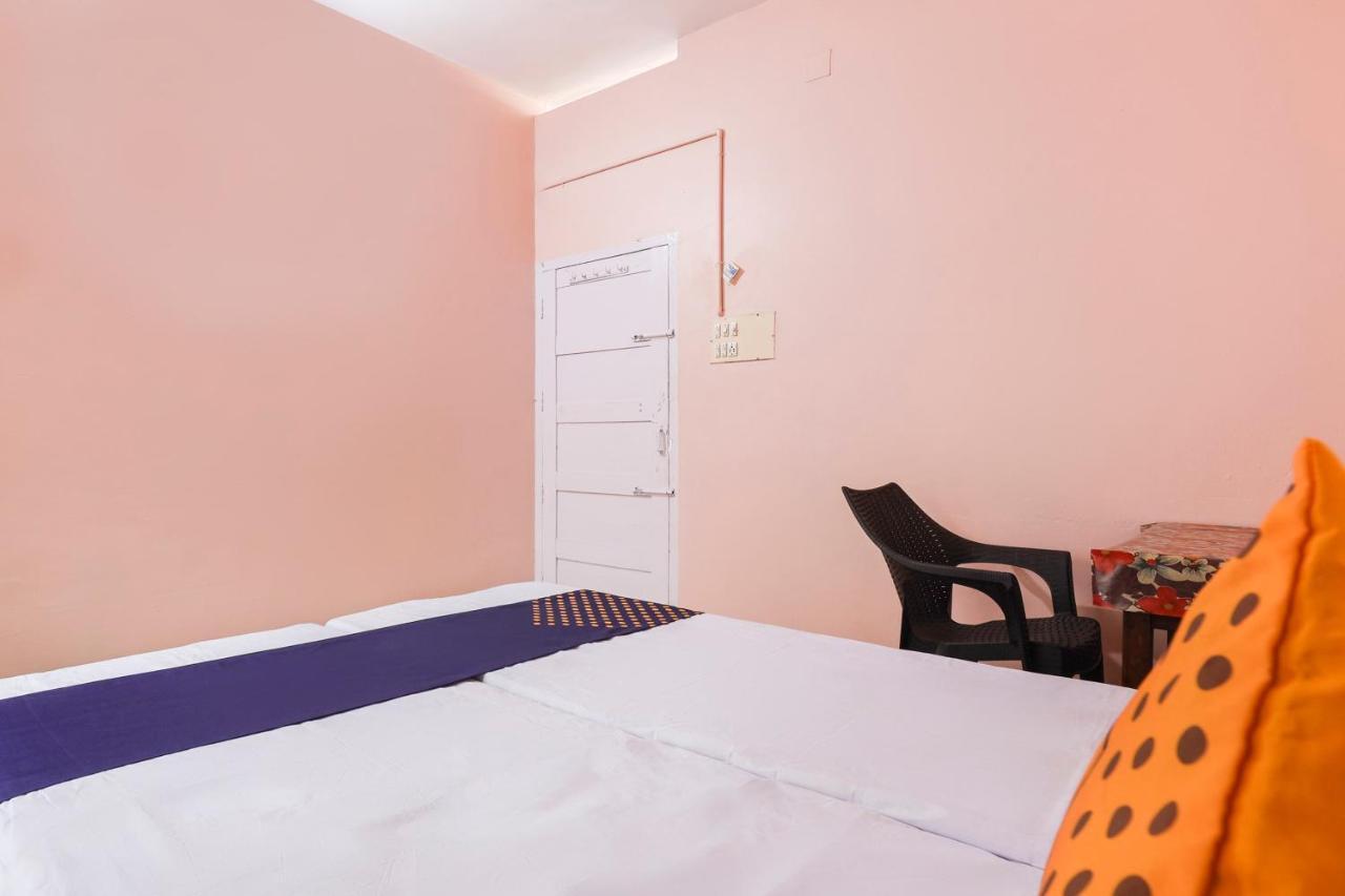 Spot On 68111 Jeena Motels Kollam Kültér fotó
