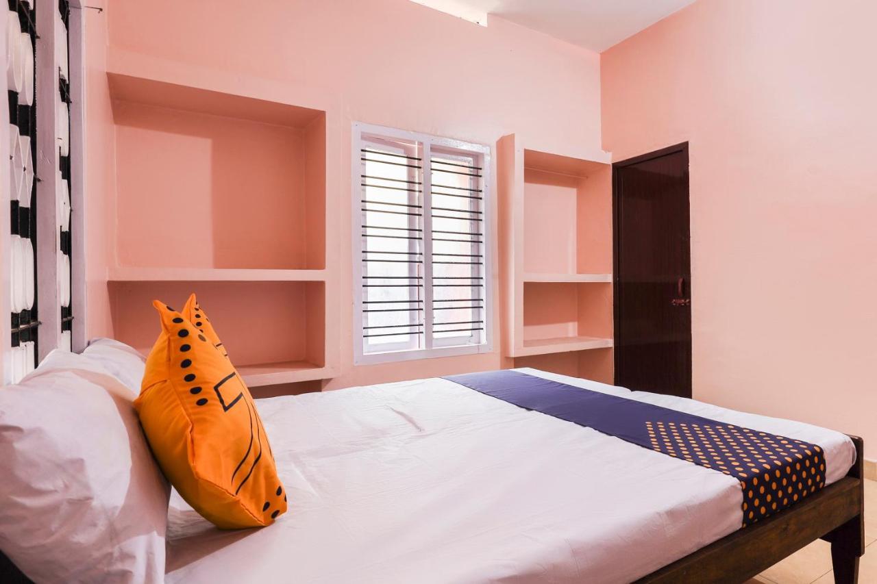 Spot On 68111 Jeena Motels Kollam Kültér fotó