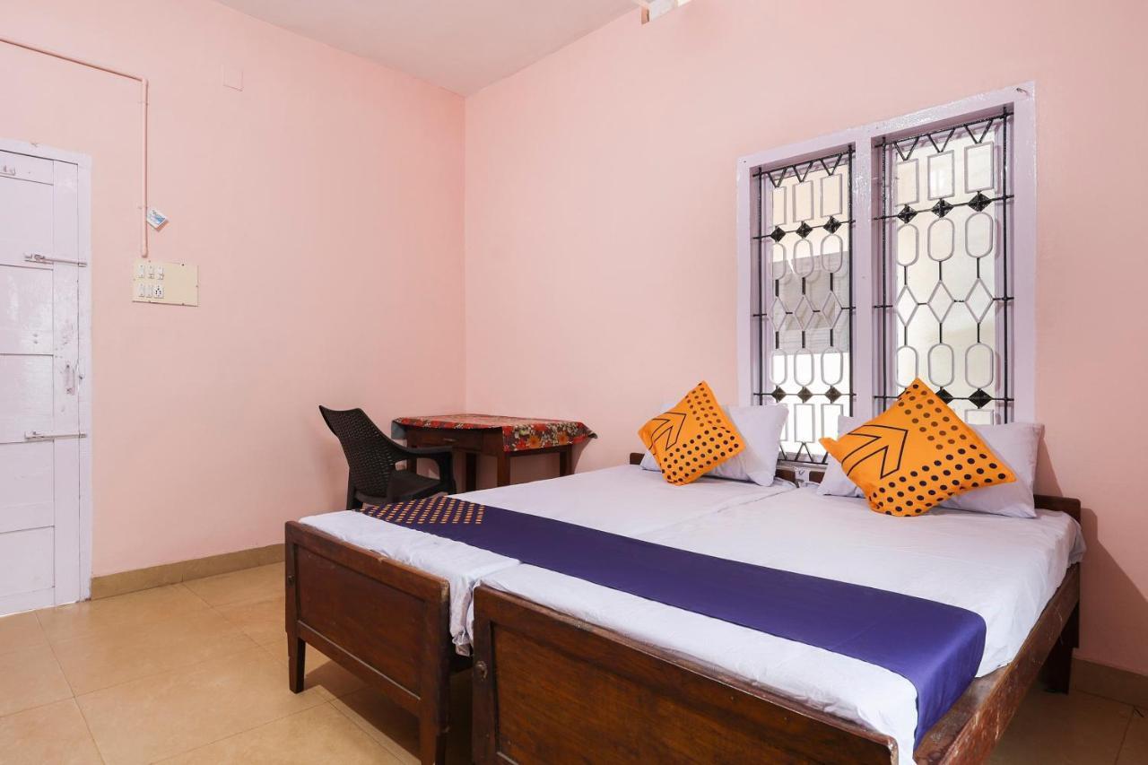 Spot On 68111 Jeena Motels Kollam Kültér fotó