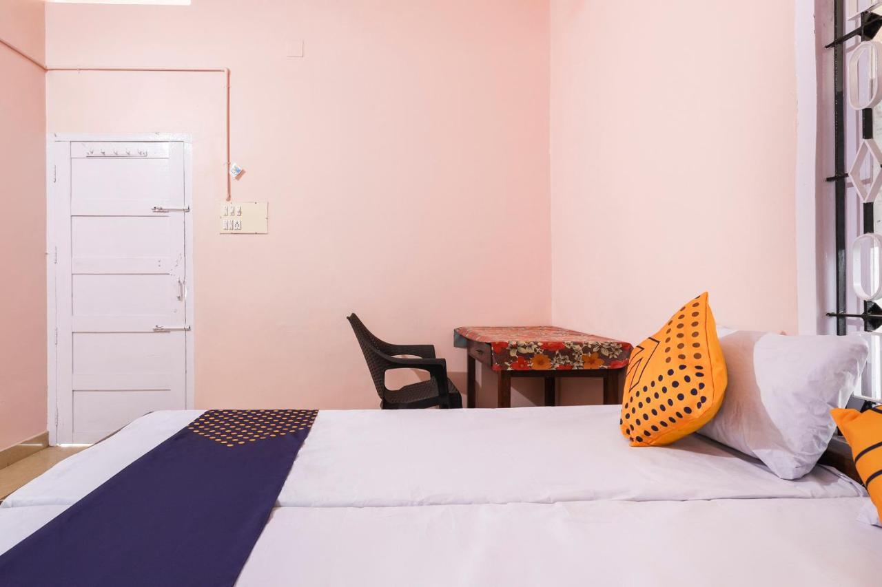 Spot On 68111 Jeena Motels Kollam Kültér fotó
